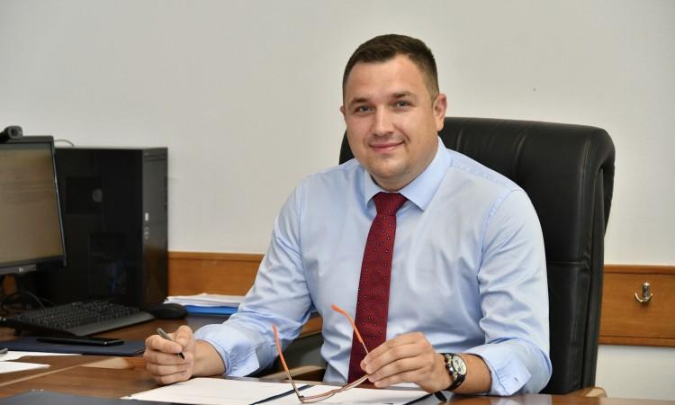 Ministar Miloš Lučić pušten na slobodu
