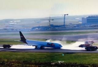 Teretni avion sletio na trup na Aerodromu u Istanbulu