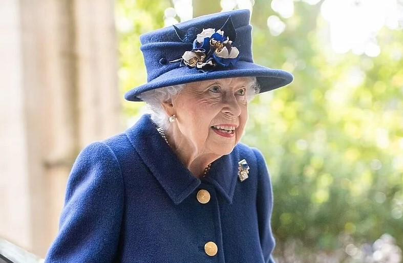 Kraljica Elizabeta odbila nagradu „Najstarija žena godine"